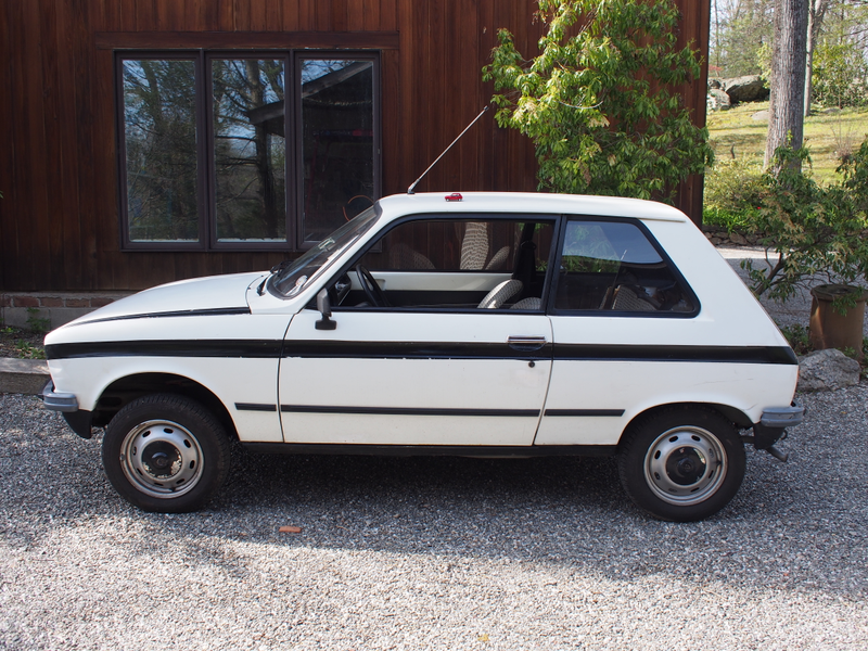 Illustration for article titled French Friday - Athlétique Américain: 1981 Citroën LNA 1:43